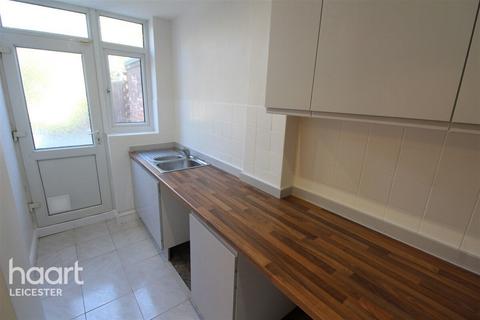 2 bedroom semi-detached house to rent, Aylestone Drive, Leicester