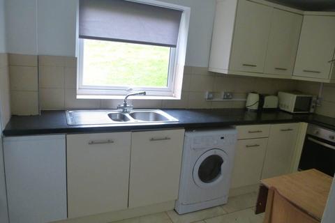 2 bedroom flat to rent - Epping Close, Reading