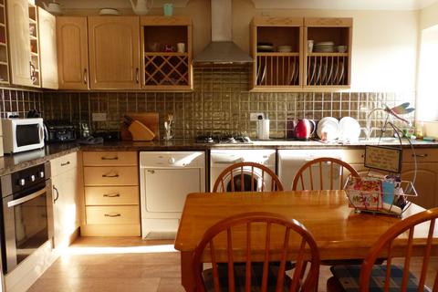 4 bedroom house share to rent, Britannia House, 136a Leeds Road, Heckmondwike, West Yorkshire, WF16