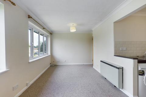 1 bedroom flat to rent, Connaught Gardens, West Green, Crawley