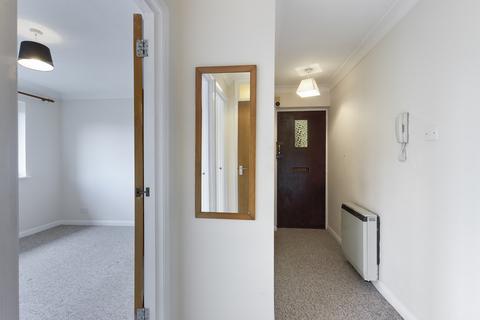 1 bedroom flat to rent, Connaught Gardens, West Green, Crawley