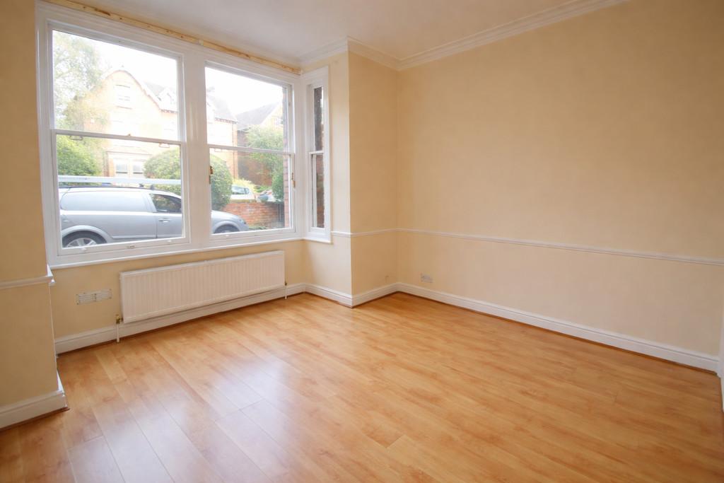 Room with bay2
