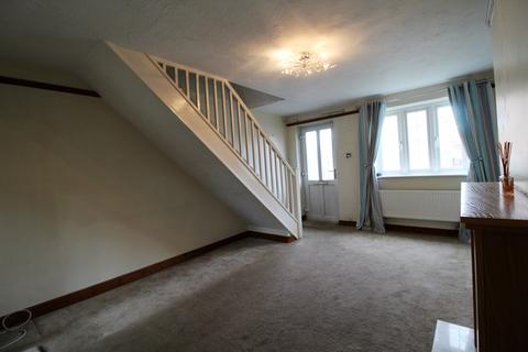 2 bedroom townhouse to rent, Finch Close, Swadlincote