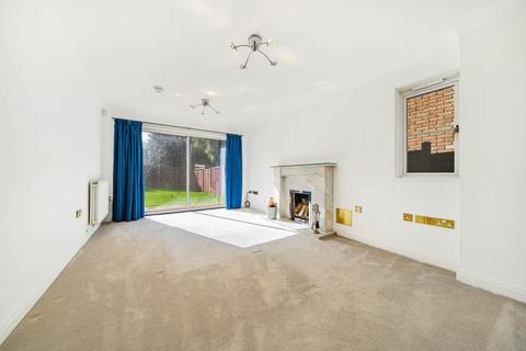 4 bedroom detached house to rent - Knaphill,  Woking,  GU21