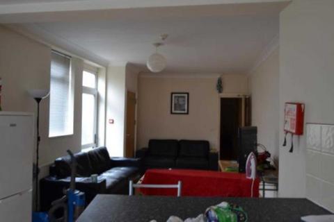 7 bedroom house share to rent, Mackintosh Place, Cardiff