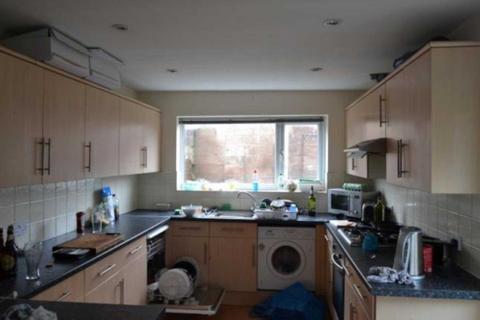 7 bedroom house share to rent, Mackintosh Place, Cardiff