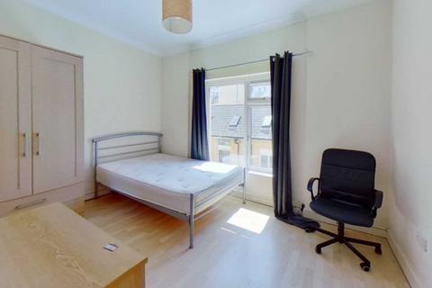 4 bedroom flat to rent, The Walk, Cardiff