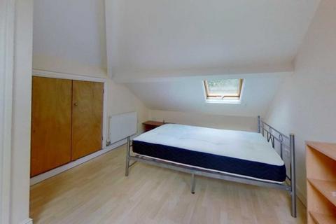 4 bedroom flat to rent, The Walk, Cardiff