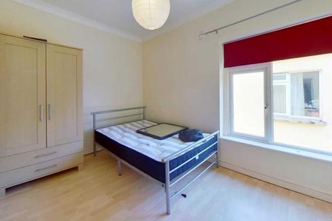 4 bedroom flat to rent, The Walk, Cardiff