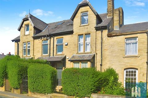 2 bedroom apartment to rent, Halifax Old Road, Birkby, Huddersfield, HD2