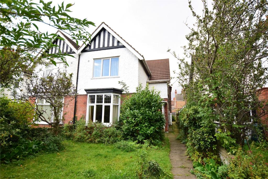 Weelsby Road, Grimsby, Lincolnshire, DN32 4 bed semidetached house £