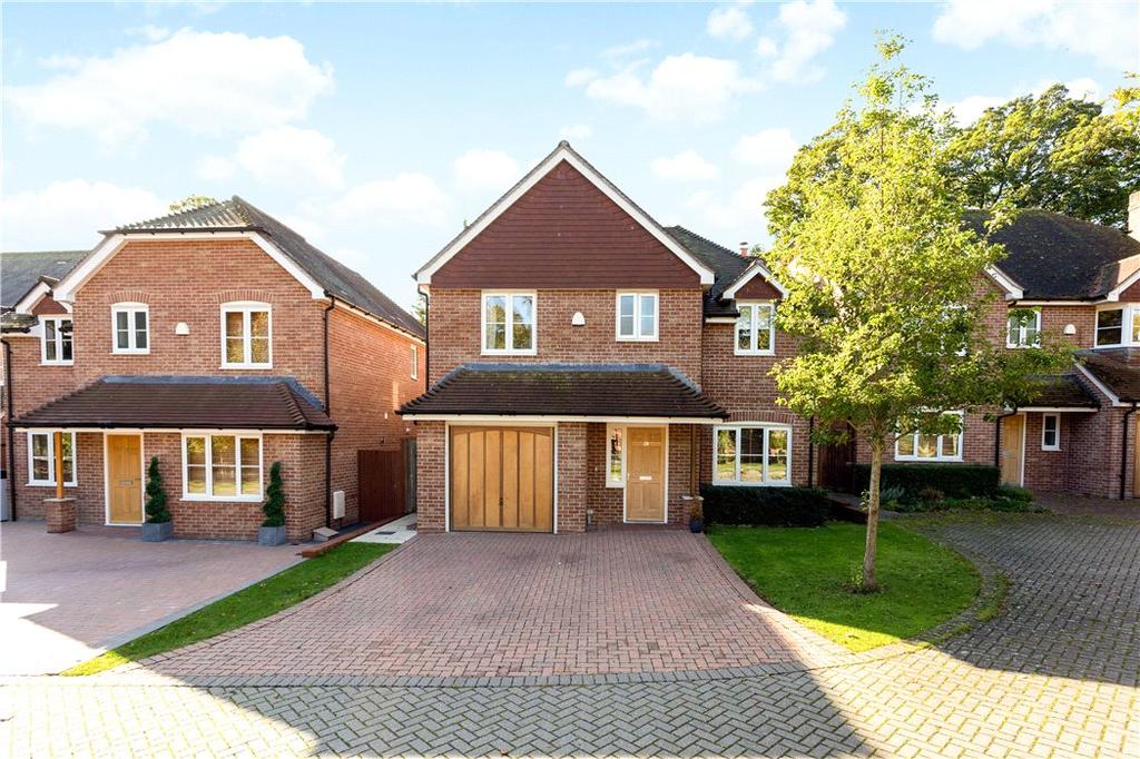 Cliddesden Court, Basingstoke Hampshire RG21 4 bed detached house £