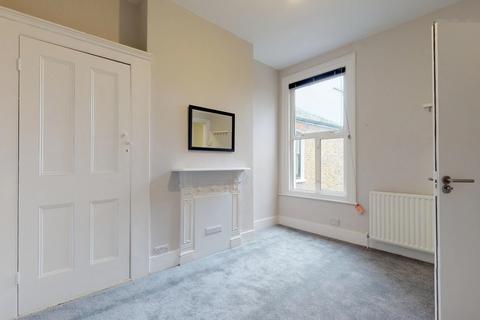 House share to rent, Falkland Road, Harringay