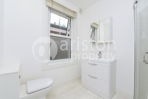 House share to rent, Falkland Road, Harringay