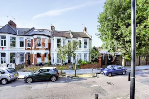 House share to rent, Falkland Road, Harringay