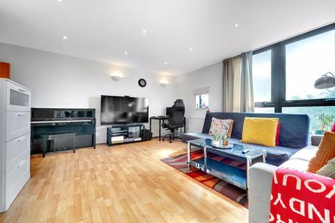 2 bedroom apartment to rent - Westferry Road, London, E14