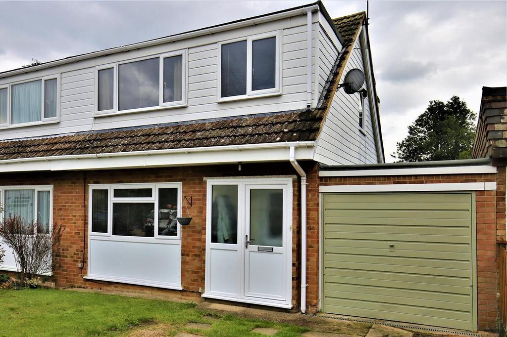 Chestnut Drive, Coxheath, Maidstone 3 bed semidetached house £290,000