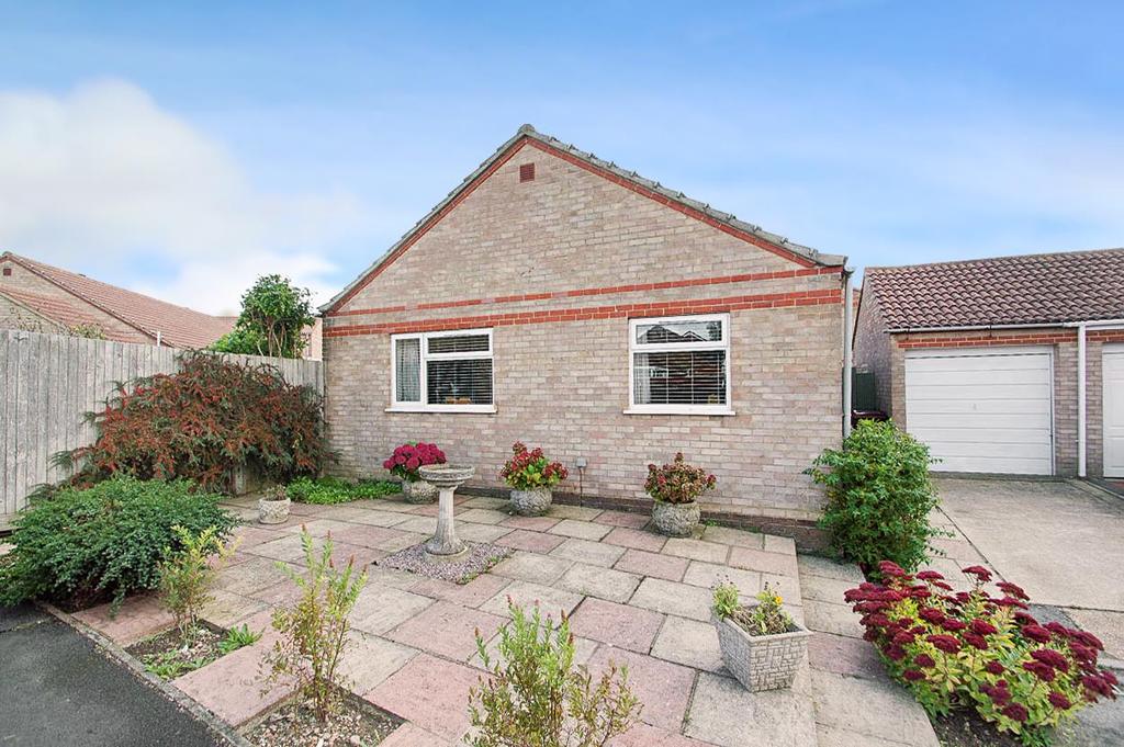 Wade Close, Eastbourne 2 bed detached bungalow £324,950