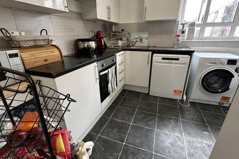 3 bedroom apartment to rent, Browning House, Stoke Newington, N16