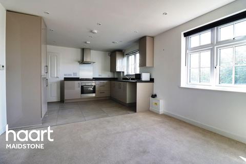 1 bedroom flat for sale - Cobnut Avenue, Maidstone, Kent, ME15