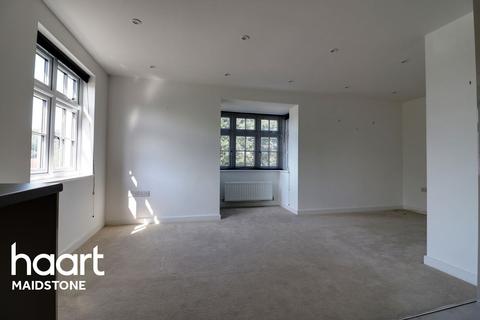 1 bedroom flat for sale - Cobnut Avenue, Maidstone, Kent, ME15