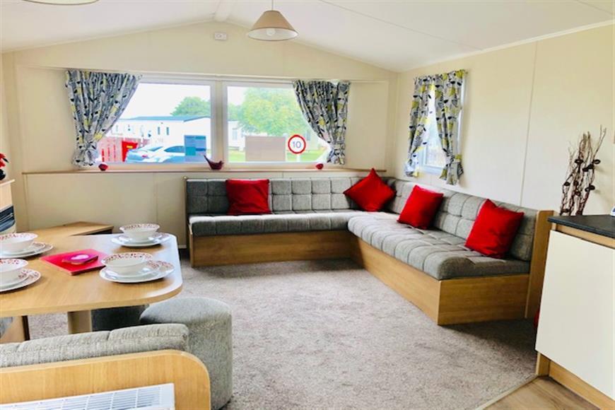 Reach Road, St. MargaretsAtCliffe, Dover, Kent 2 bed park home £39,995