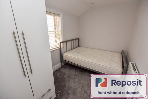 2 bedroom flat to rent, Stamford New Road, Altrincham, Greater Manchester, WA14