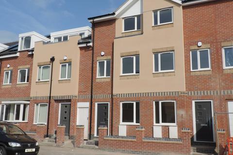 4 bedroom townhouse to rent, 82 Meynell Road, Leicester, LE5 3ND