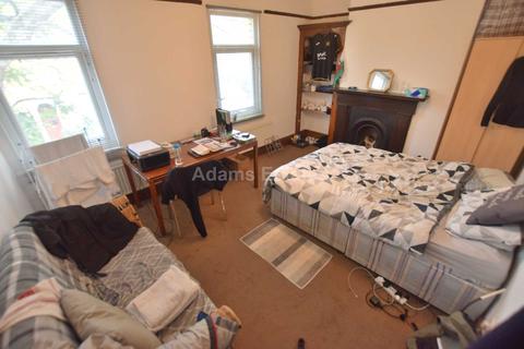 6 bedroom terraced house to rent - Donnington Road, Reading