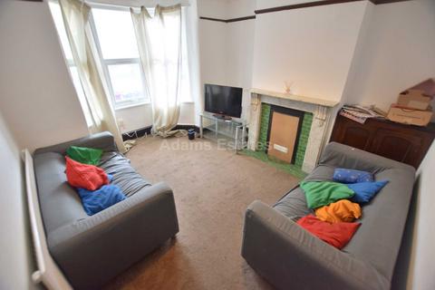 6 bedroom terraced house to rent, Donnington Road, Reading