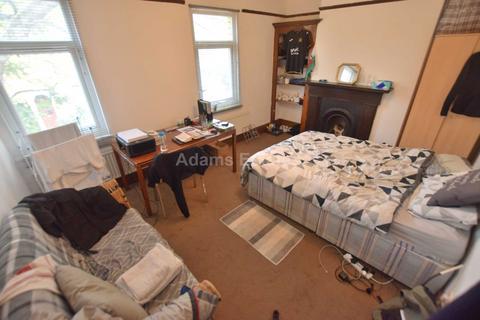 6 bedroom terraced house to rent, Donnington Road, Reading