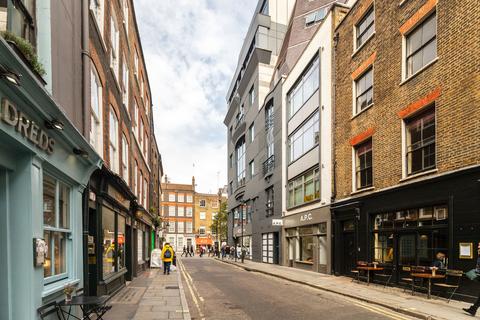 Studio to rent, Lexington Street, Soho W1