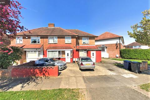 3 bedroom terraced house for sale, Longhook Gardens, Northolt