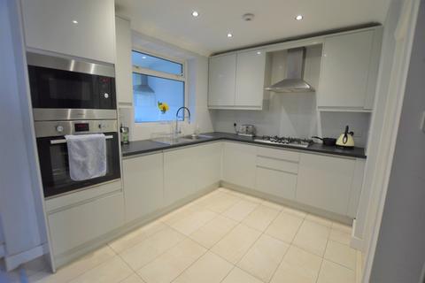 3 bedroom terraced house for sale, Longhook Gardens, Northolt