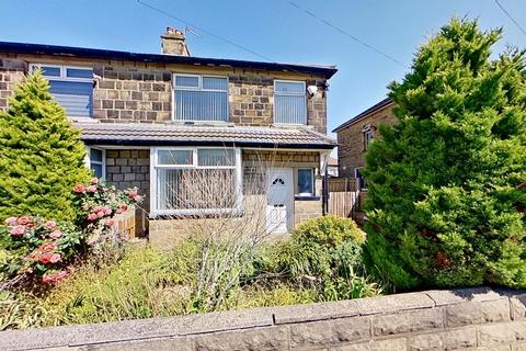 3 bedroom semi-detached house to rent, Wrose Mount, Bradford BD18