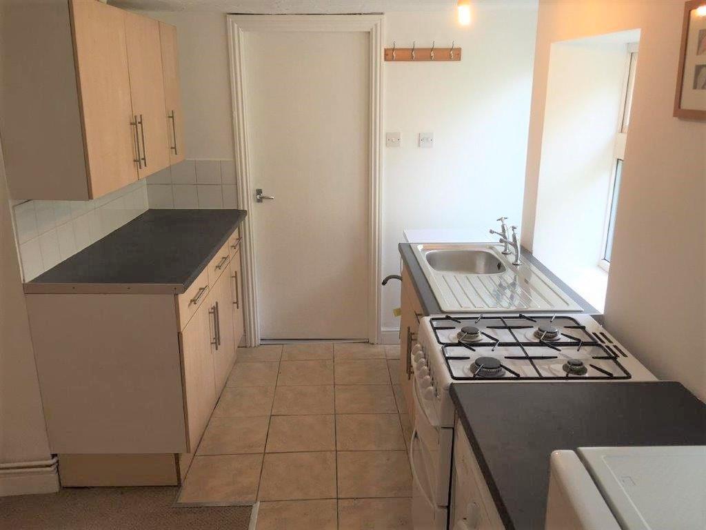 Ford Hill, Queensbury 1 bed flat £250 pcm (£58 pw)