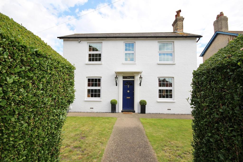 Windham Road, Bournemouth, BH1 4 bed detached house £1,400 pcm (£323 pw)