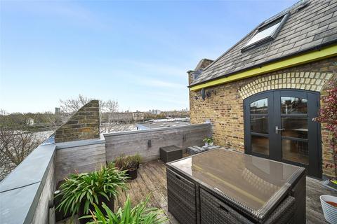 3 bedroom penthouse to rent, Sanctuary Court, Reardon Path, London, E1W