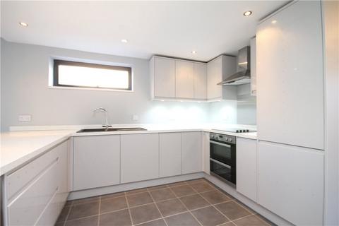 2 bedroom maisonette to rent, New Street, Staines-upon-Thames, Surrey, TW18