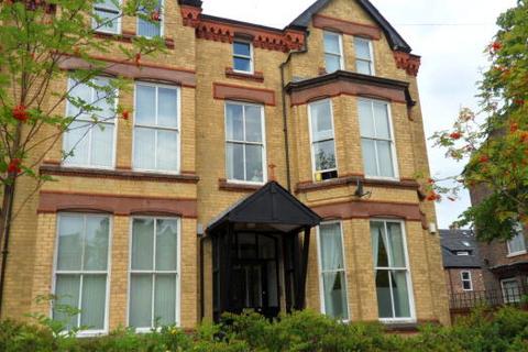 2 bedroom flat to rent, Croxteth Road, Liverpool L8