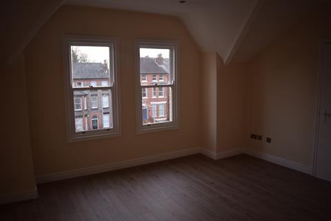 2 bedroom flat to rent, Croxteth Road, Liverpool L8