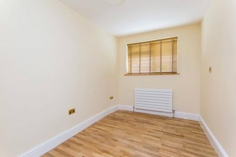 2 bedroom flat to rent - High Street, Ascot, Berkshire