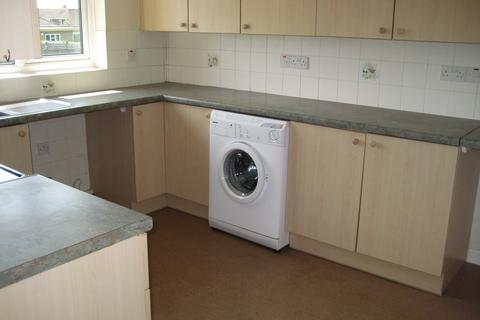 2 bedroom flat to rent, Wessex Road, Yeovil BA21