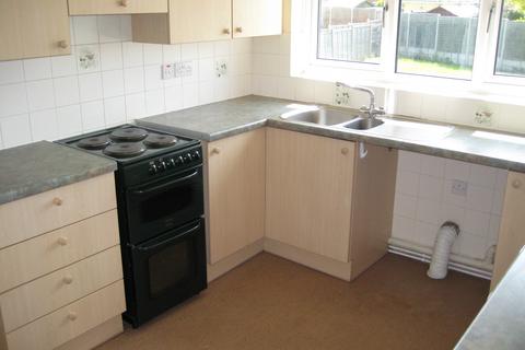 2 bedroom flat to rent, Wessex Road, Yeovil BA21