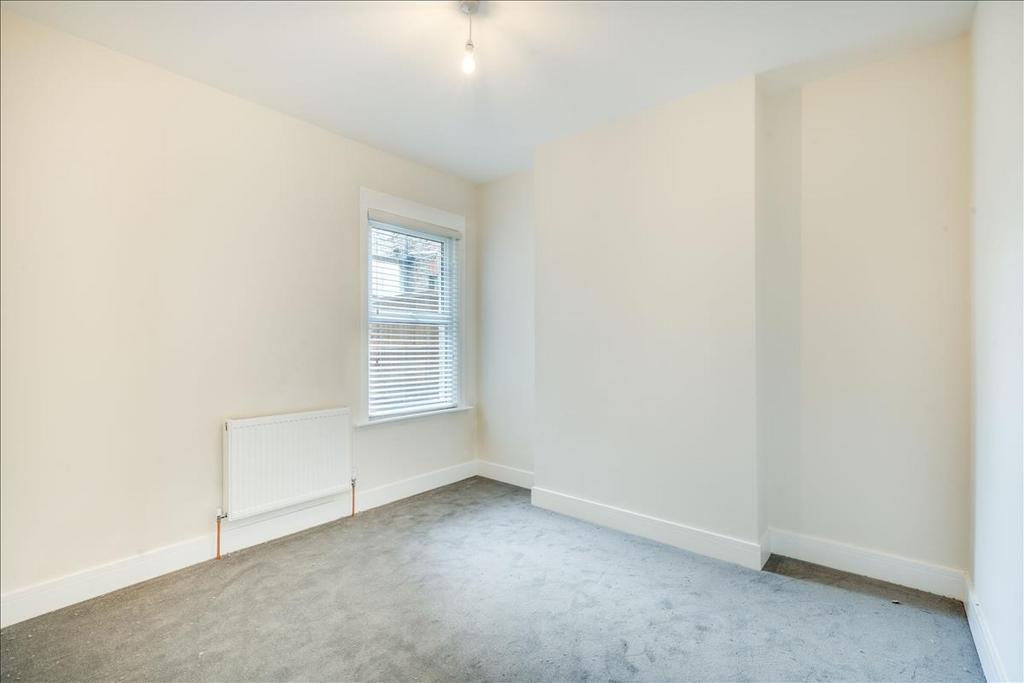 Blandford Road, Beckenham, Kent, BR3 1 bed flat to rent £1,387 pcm (£320 pw)