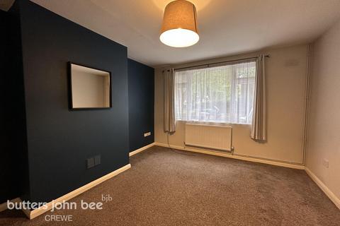 3 bedroom terraced house to rent, Frank Webb Avenue, Crewe