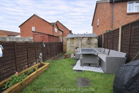 2 bedroom end of terrace house for sale, Moraunt Close, Hardway