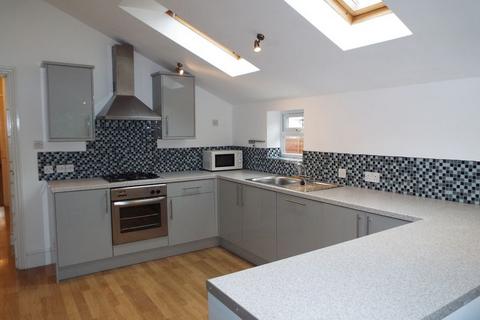 6 bedroom semi-detached house to rent, Gristhorpe Road, Selly Oak, Birmingham, B29 7SW