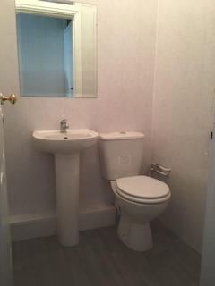 1 bedroom detached house to rent, Room 2 Acorn House, single en-suite bedroom,CV31 1HE