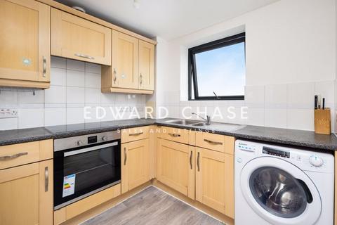 2 bedroom apartment to rent, Citygate House, Gants Hill, IG2